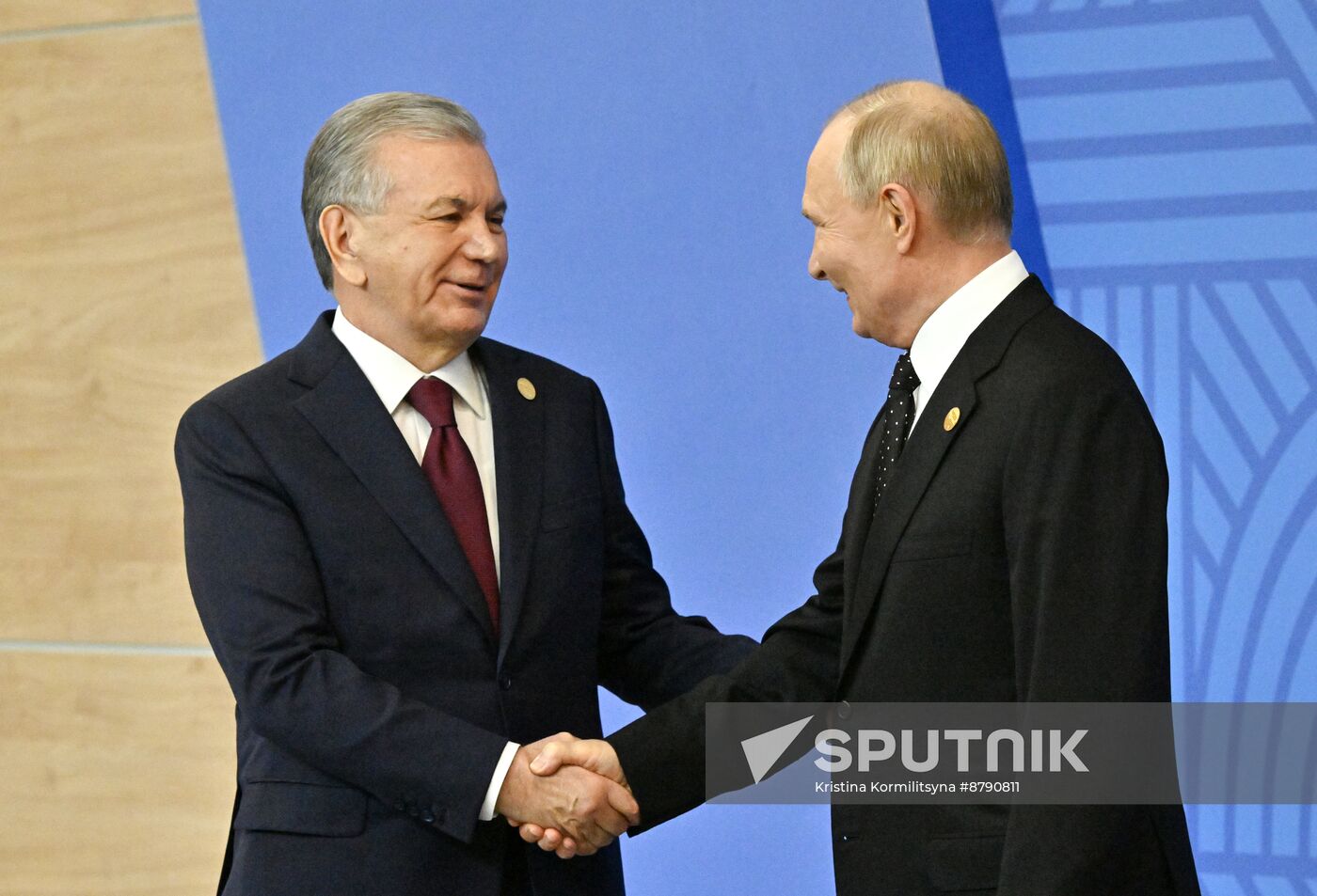 16th BRICS Summit. Vladimir Putin greets heads of BRICS delegations at official ceremony