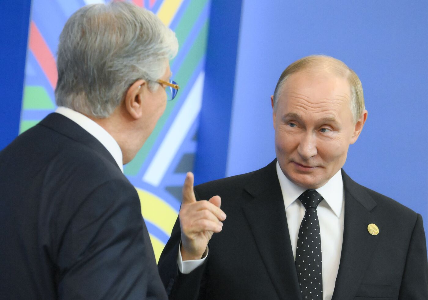 16th BRICS Summit. Vladimir Putin greets heads of BRICS delegations at official ceremony