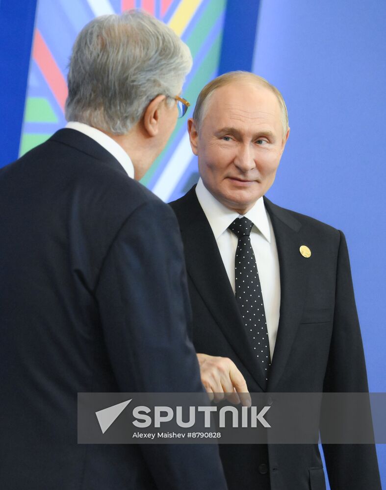 16th BRICS Summit. Vladimir Putin greets heads of BRICS delegations at official ceremony