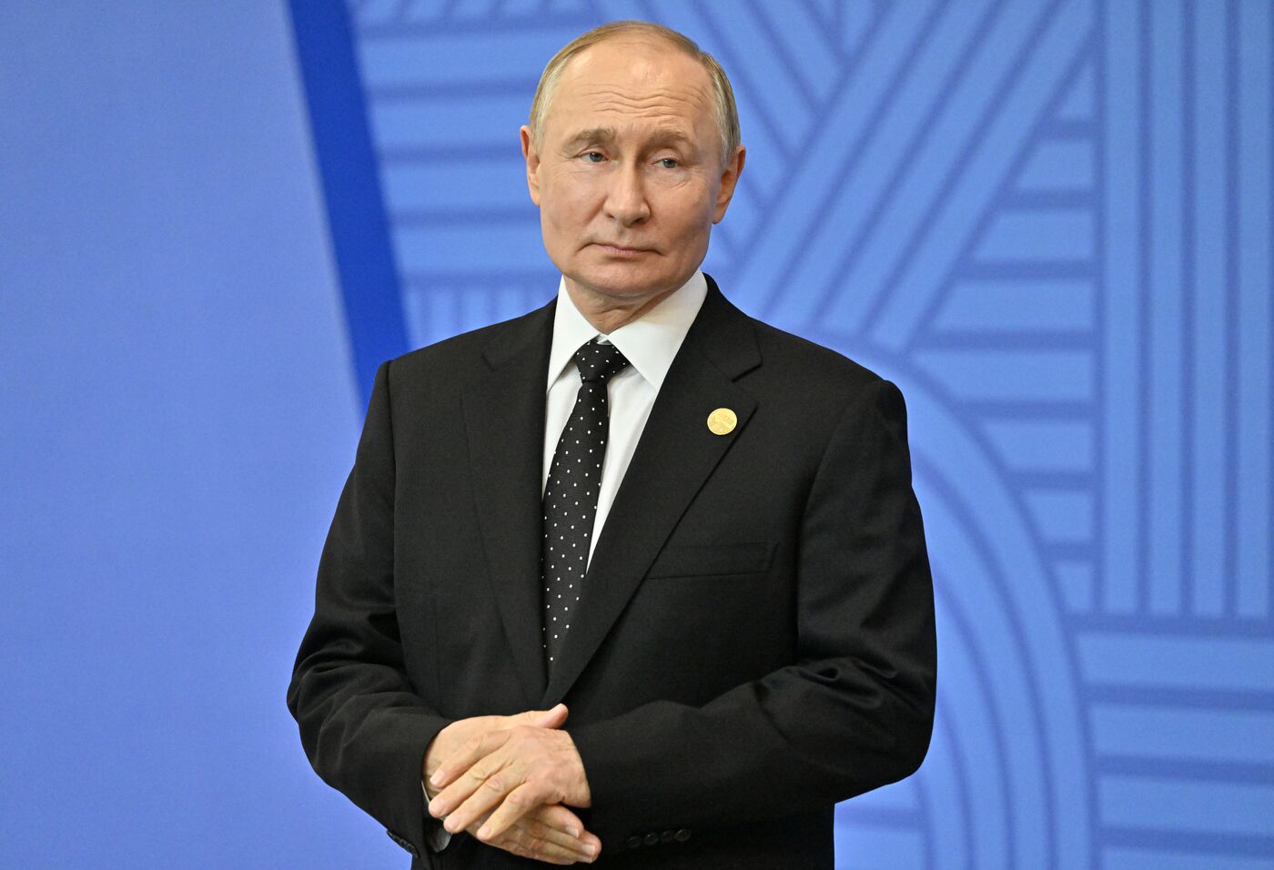 16th BRICS Summit. Vladimir Putin greets heads of BRICS delegations at official ceremony