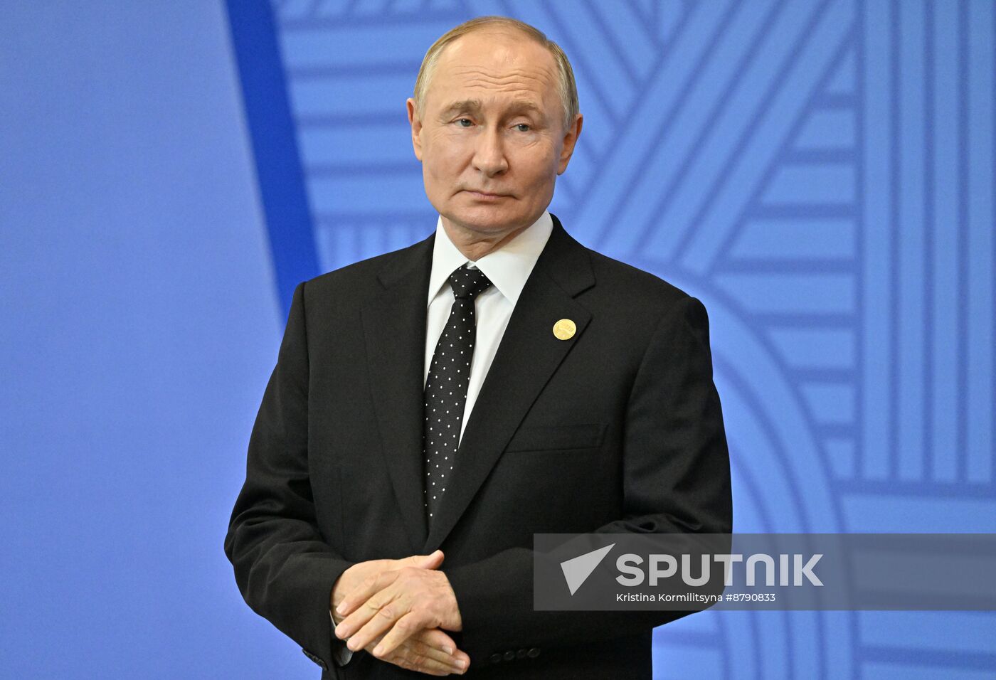 16th BRICS Summit. Vladimir Putin greets heads of BRICS delegations at official ceremony