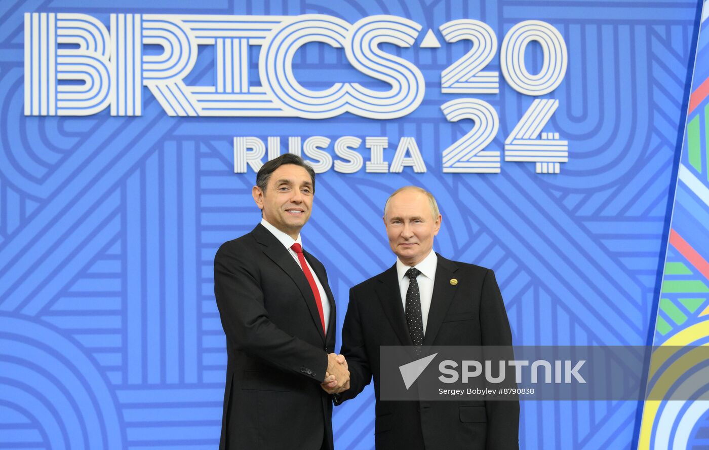 16th BRICS Summit. Vladimir Putin greets heads of BRICS delegations at official ceremony