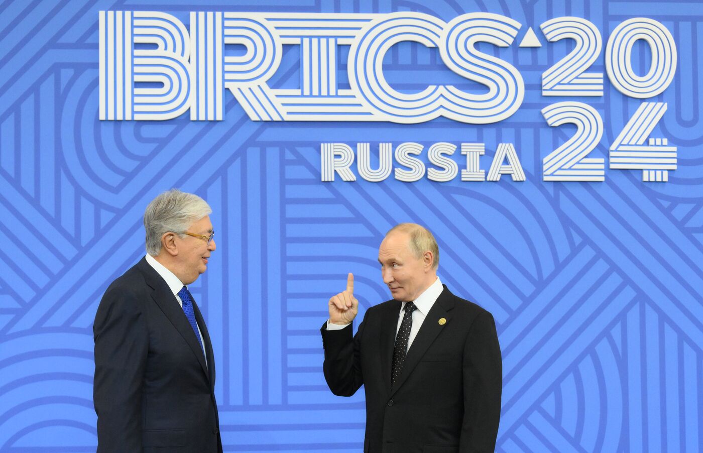 16th BRICS Summit. Vladimir Putin greets heads of BRICS delegations at official ceremony