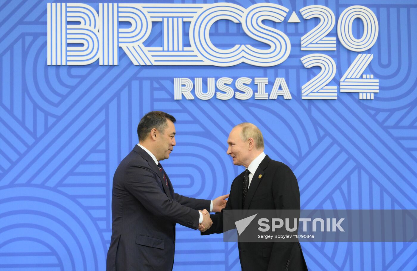 16th BRICS Summit. Vladimir Putin greets heads of BRICS delegations at official ceremony