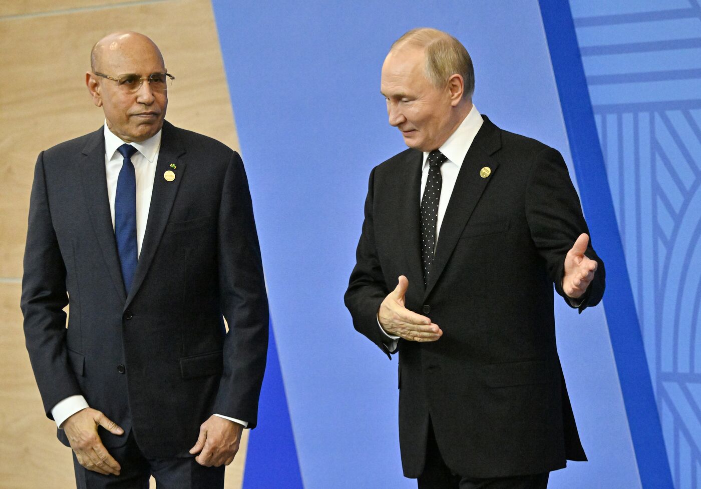 16th BRICS Summit. Vladimir Putin greets heads of BRICS delegations at official ceremony