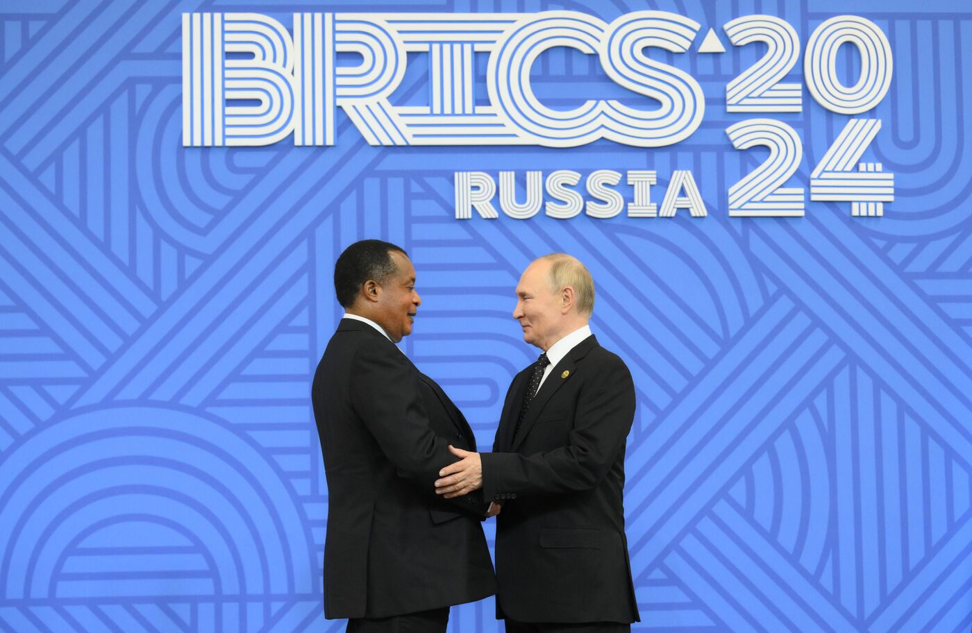 16th BRICS Summit. Vladimir Putin greets heads of BRICS delegations at official ceremony