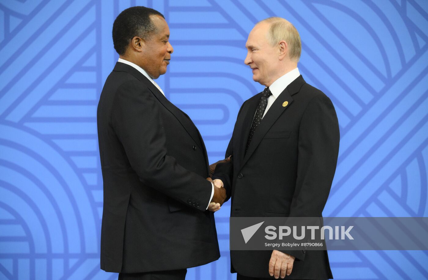 16th BRICS Summit. Vladimir Putin greets heads of BRICS delegations at official ceremony