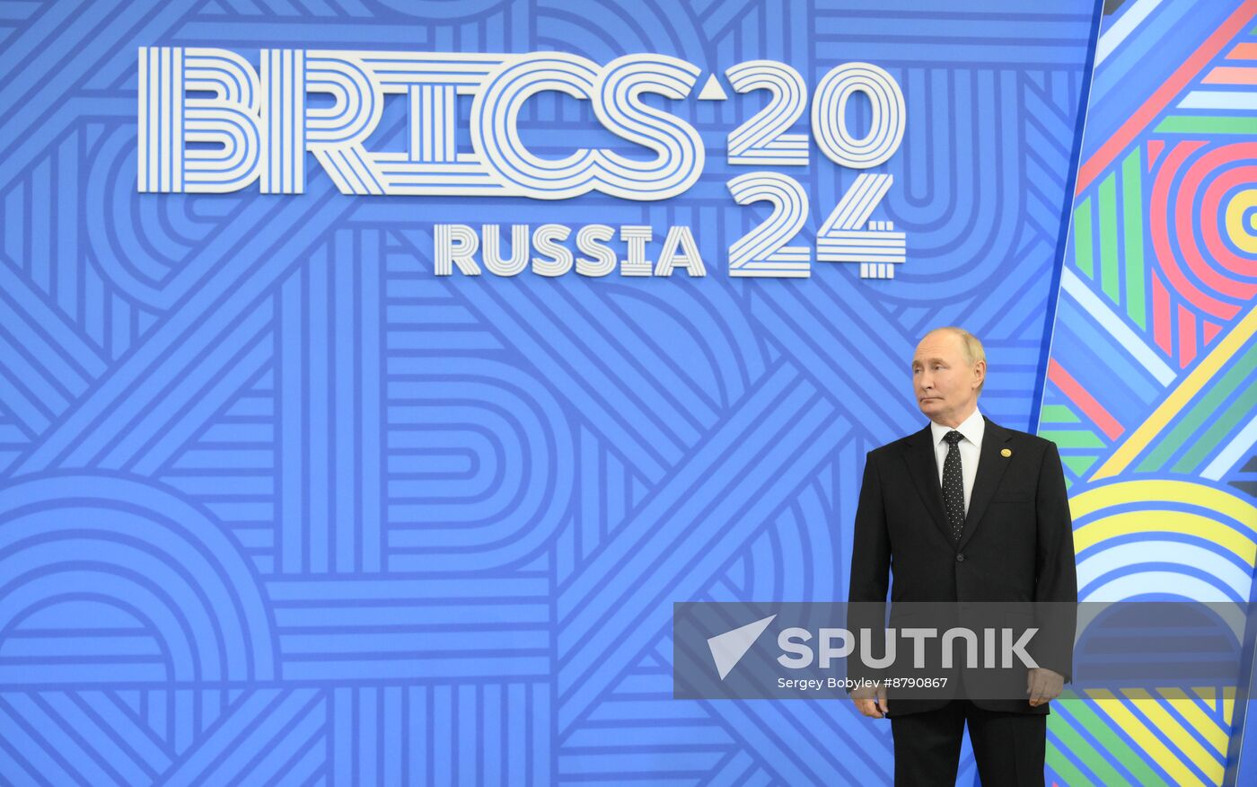 16th BRICS Summit. Vladimir Putin greets heads of BRICS delegations at official ceremony