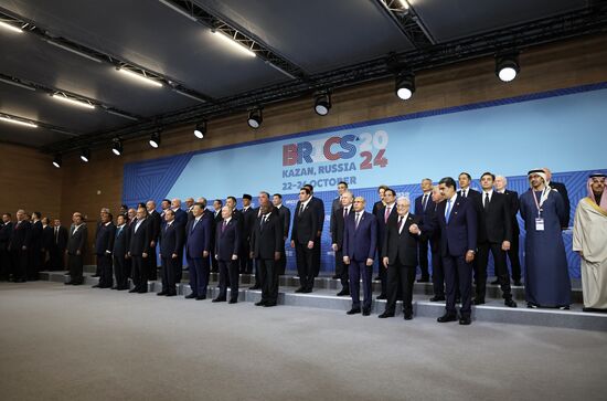 16th BRICS Summit. Joint photo opportunities for BRICS heads of delegation