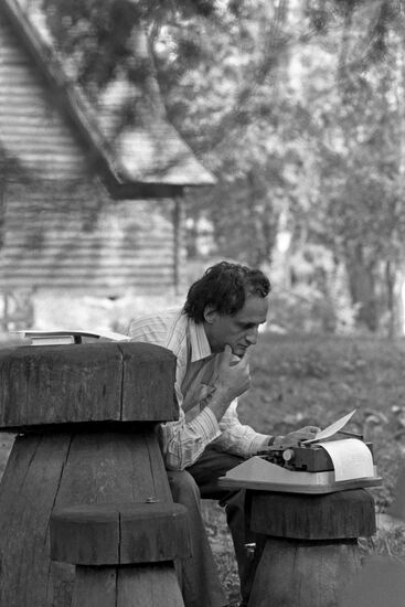 Moldovan poet Grigore Vieru