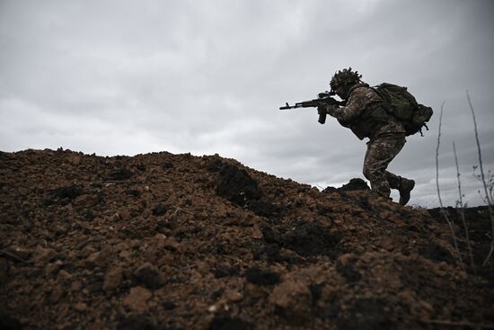 Russia Ukraine Military Operation Troops Training