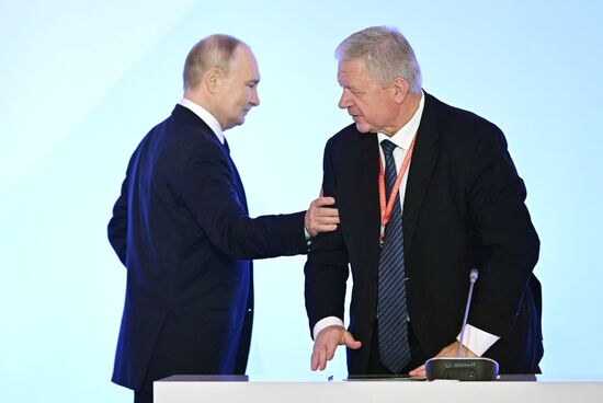 Russia Putin Independent Trade Unions Congress