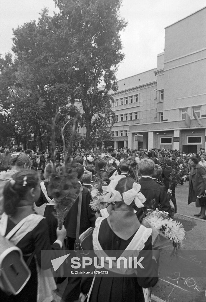 First day of school at new school in Moscow
