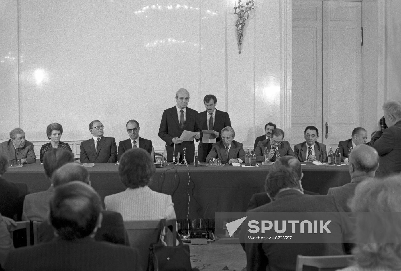 UN Secretary General Javier Perez de Cueller visits USSR