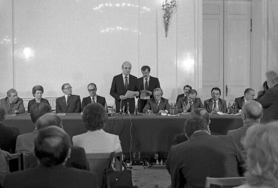 UN Secretary General Javier Perez de Cueller visits USSR