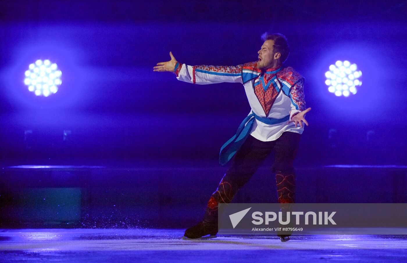 Russia Ice Show Evenings on a Farm 2.0