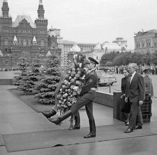 William George Hayden visits USSR