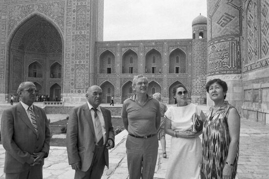 William George Hayden visits USSR