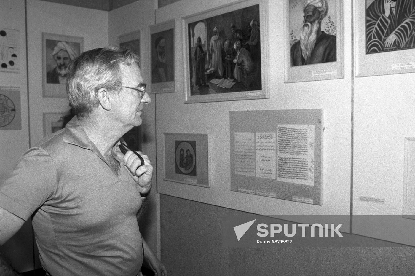 William George Hayden visits USSR
