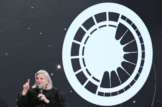 Inventing the Future symposium. The Art of Life: A Series of Interviews with Semyon Mikhailovsky