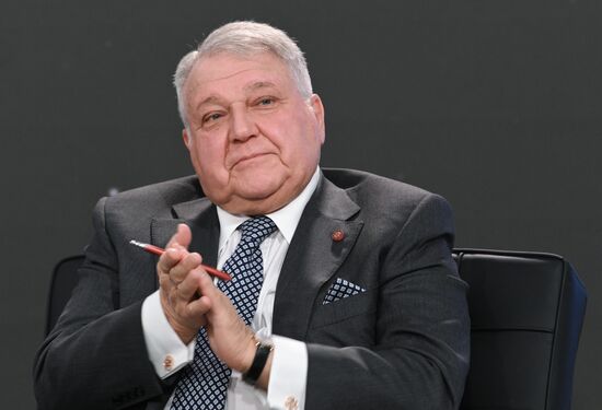 Inventing the Future symposium. The Art of Life: A Series of Interviews with Semyon Mikhailovsky