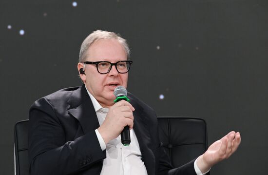Inventing the Future symposium. The Art of Life: A Series of Interviews with Semyon Mikhailovsky