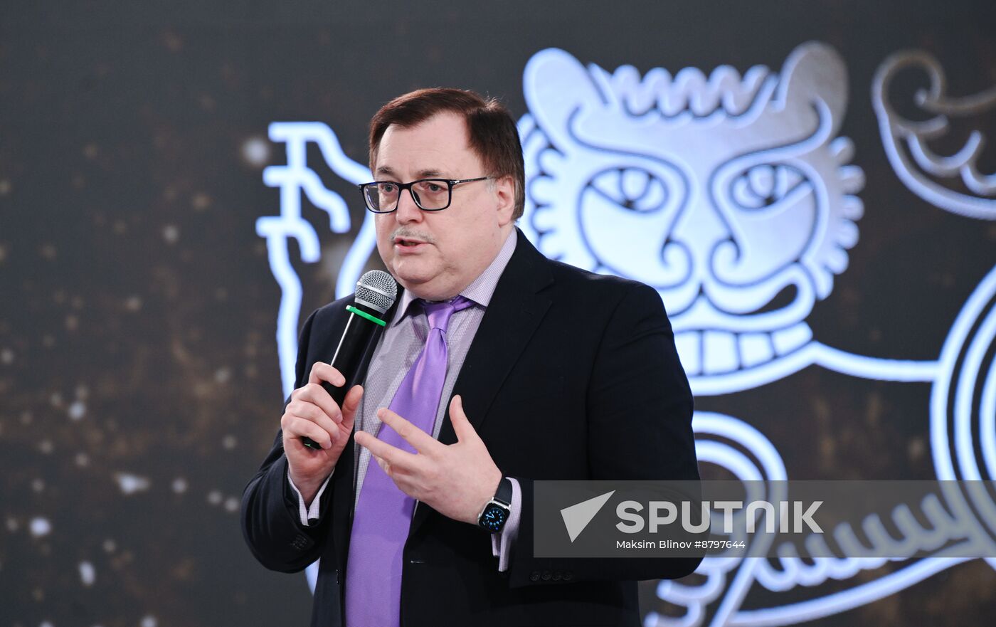 Inventing the Future symposium. The Art of Life: A Series of Interviews with Semyon Mikhailovsky