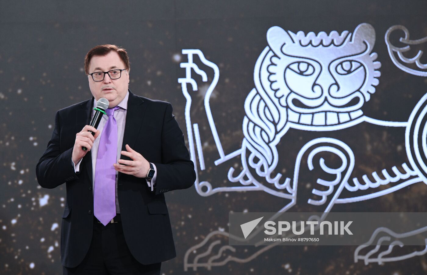 Inventing the Future symposium. The Art of Life: A Series of Interviews with Semyon Mikhailovsky