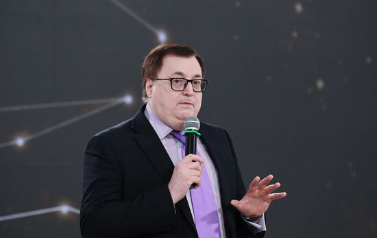 Inventing the Future symposium. The Art of Life: A Series of Interviews with Semyon Mikhailovsky