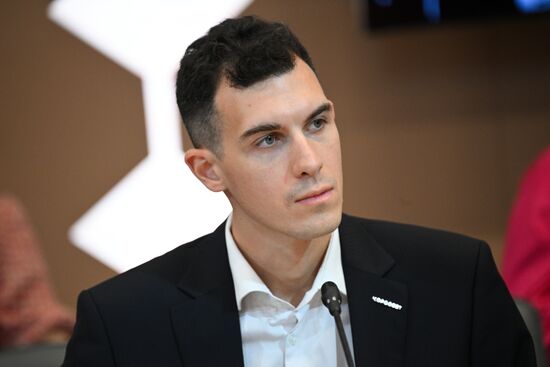 Inventing the Future symposium. Scientist of the Future