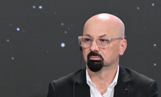 Inventing the Future symposium. Projecting the Future: Constructivism