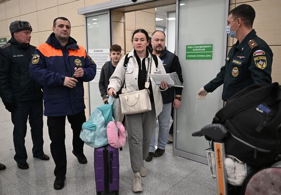 Russia Lebanon Evacuees