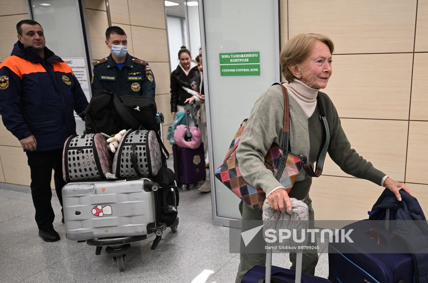 Russia Lebanon Evacuees