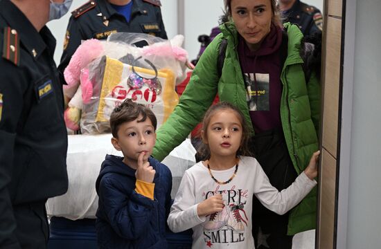 Russia Lebanon Evacuees