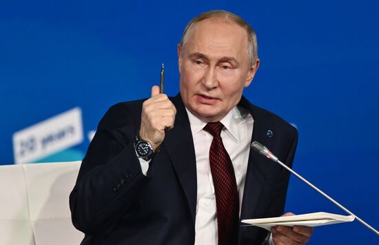 Russia Putin Valdai Discussion Club