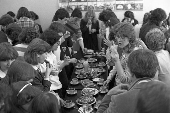 Soviet-American school day