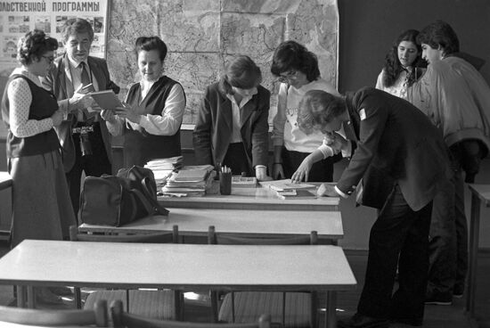 Soviet-American school day