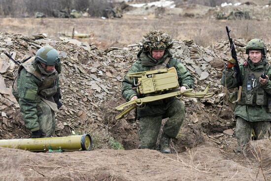 Russia Ukraine Military Operation Anti-Tank Missile System Crews