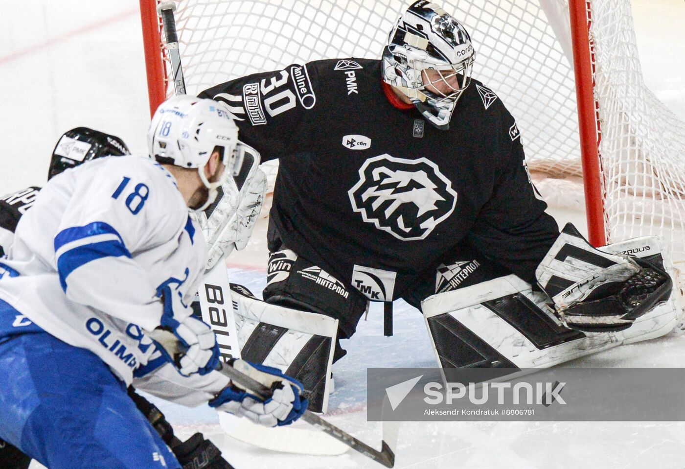 Russia Ice Hockey Kontinental League Traktor - Dynamo