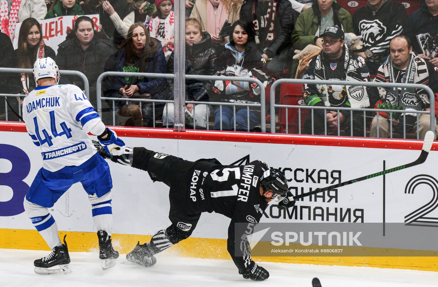 Russia Ice Hockey Kontinental League Traktor - Dynamo