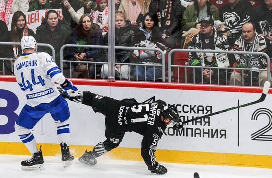 Russia Ice Hockey Kontinental League Traktor - Dynamo