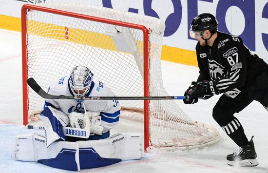 Russia Ice Hockey Kontinental League Traktor - Dynamo