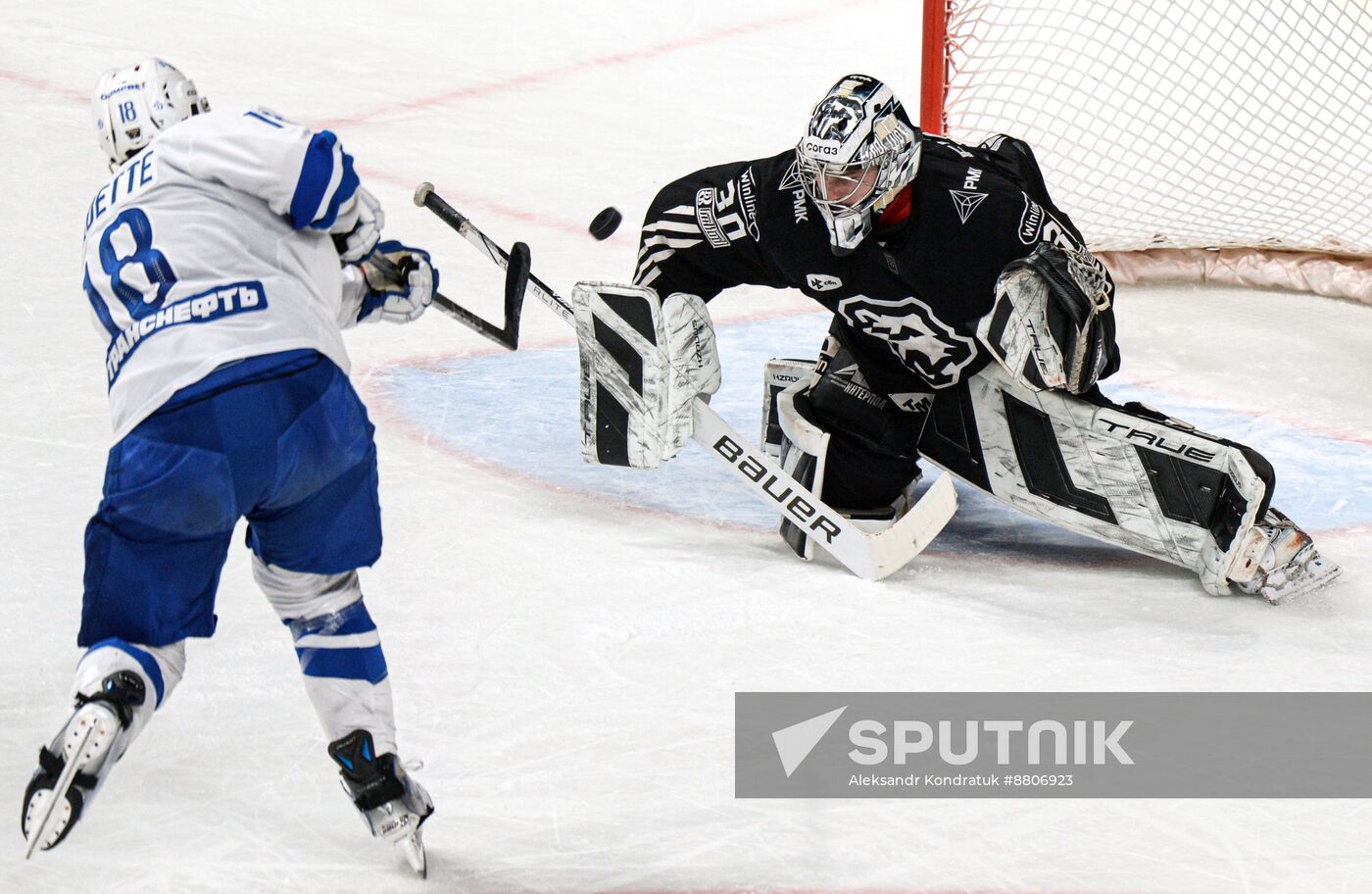 Russia Ice Hockey Kontinental League Traktor - Dynamo