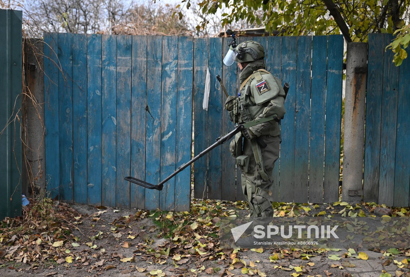 Russia Ukraine Military Operation Selidovo Demining