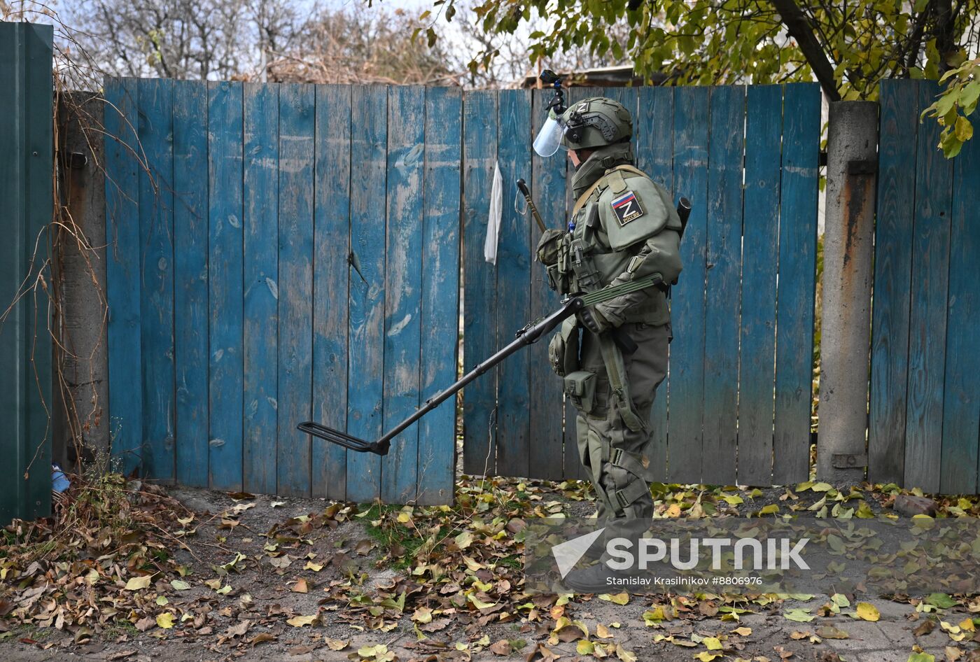 Russia Ukraine Military Operation Selidovo Demining