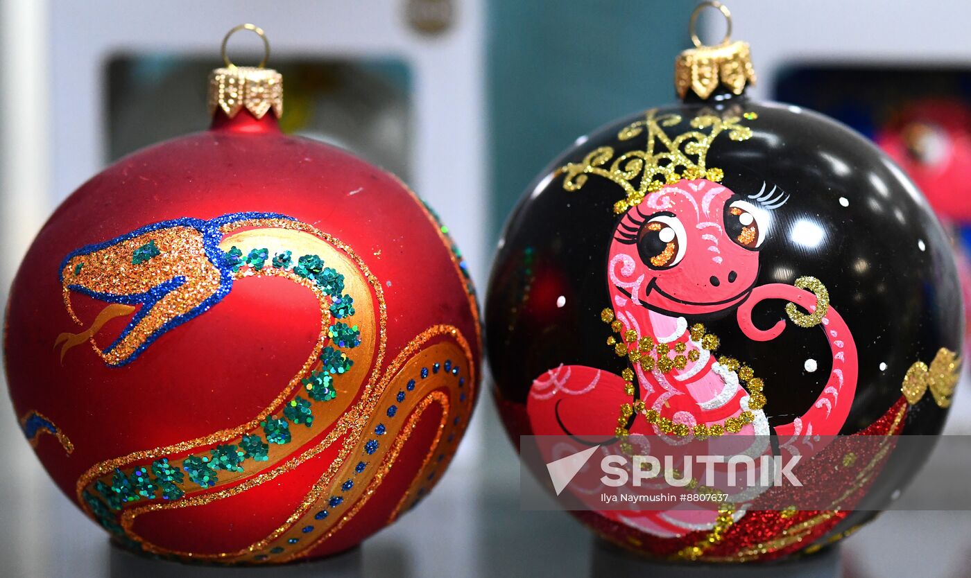 Russia New Year Season Preparations
