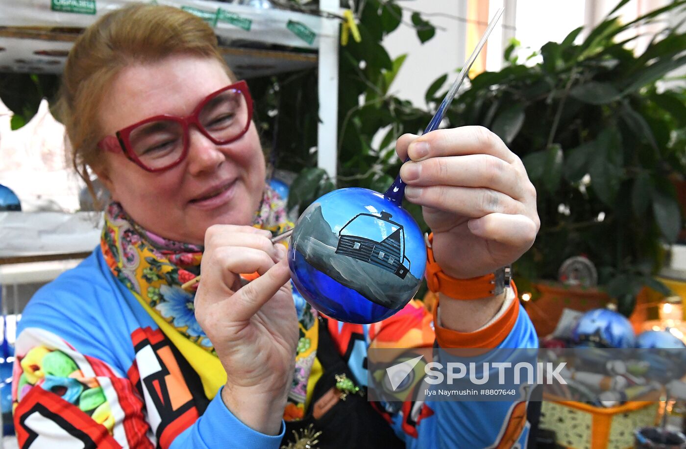 Russia New Year Season Preparations