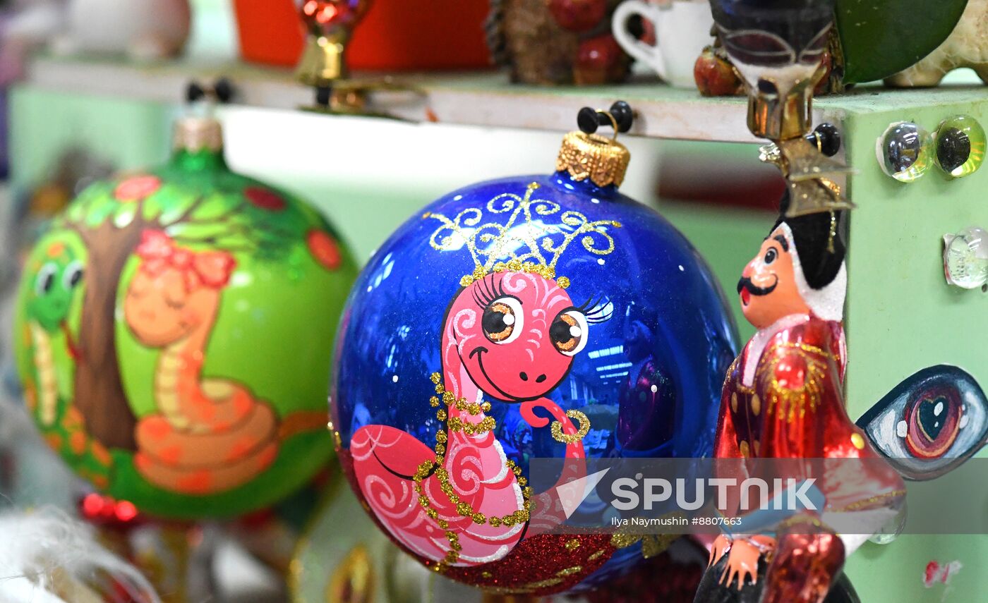 Russia New Year Season Preparations