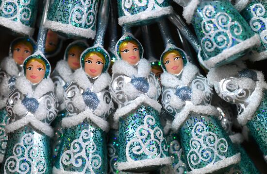 Russia New Year Season Preparations