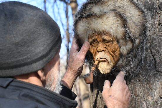 Russia Wood Carving